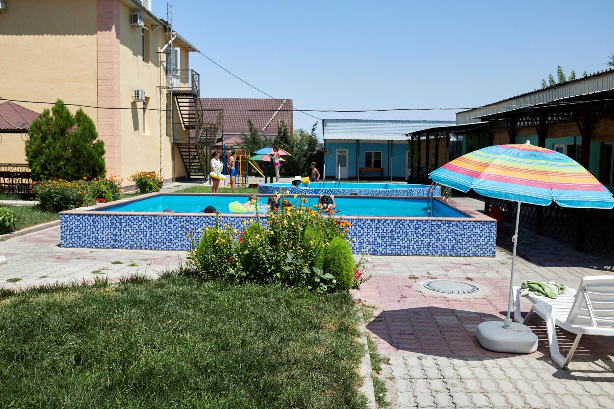 Malibu Guest House Qapsjaghaj Exteriör bild